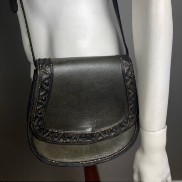Lucky brand crossbody shoulder bag gray leather saddle equestrian tooled Mexican